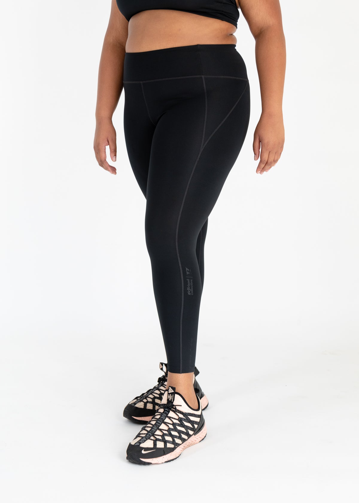 Black compressive high-rise raise up total look